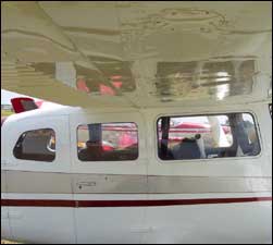 Cessna 205, 206 Door Window Right Non - Openable - (1963 - 70) 34 - 392 - 18C; 0717010 - 16, 0717010 - 18 - 18C